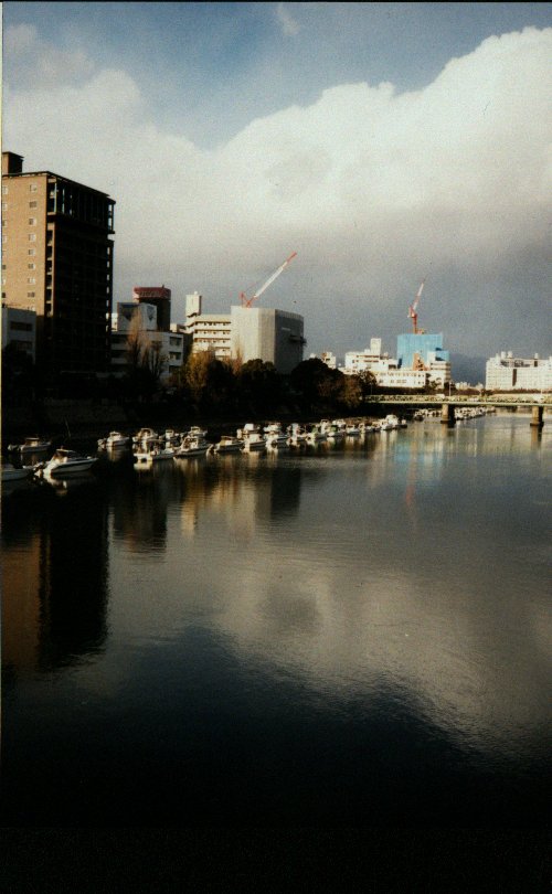 hiro - waterline.jpg, 1/3/2005, 68 kB