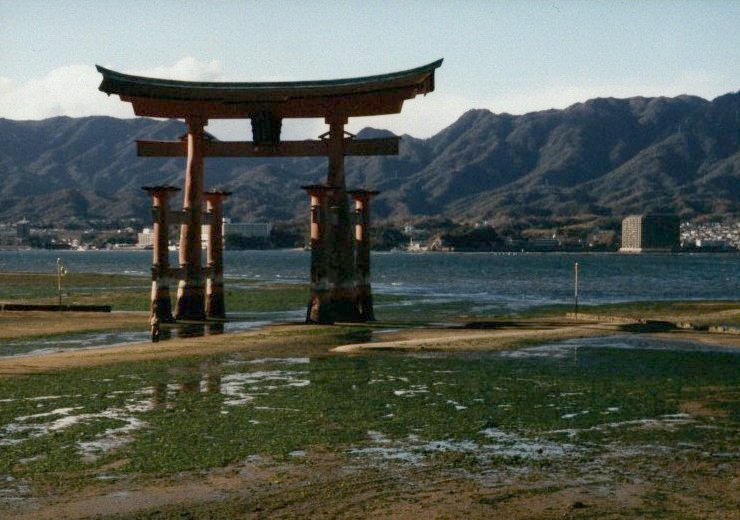 miya - otorii.jpg, 1/3/2005, 84 kB