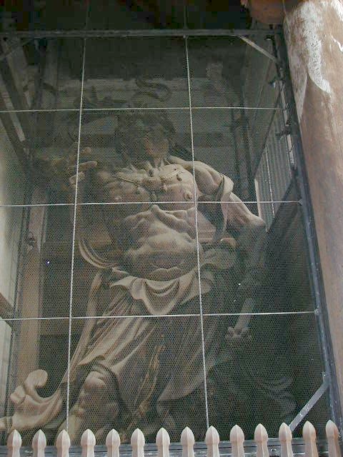 nara - bad photo of another neat guard.JPG, 1/3/2005, 81 kB