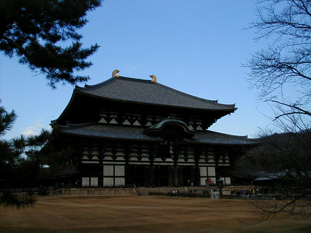 nara - huge wooden building.JPG, 1/3/2005, 58 kB