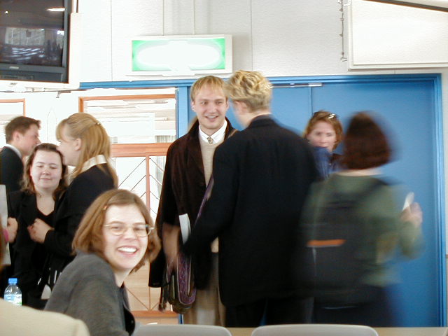 con - random folks.JPG, 57546 bytes, 1/1/1998