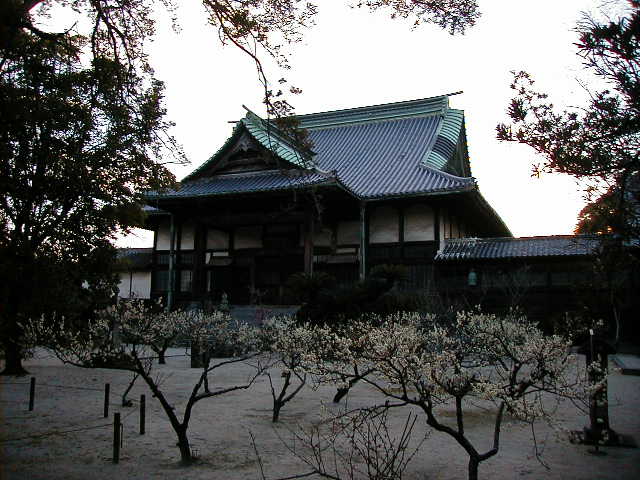 kodenji temple entry.JPG, 1/3/2005, 63 kB