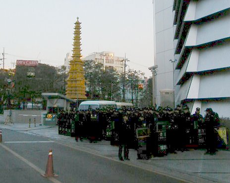 kr - police presence.JPG, 1/3/2005, 40 kB