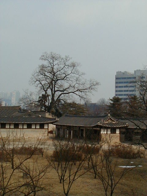 kr - temple and lovely city.JPG, 1/3/2005, 61 kB