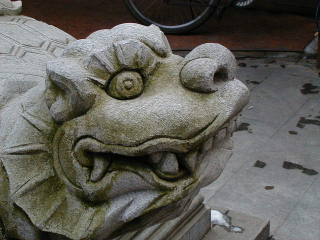 kr gargoyle.JPG, 1/3/2005, 61 kB