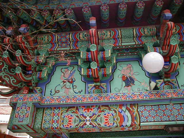 kr temple detail.JPG, 1/3/2005, 63 kB