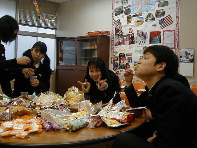 Saga Shogyo 01.JPG, 61443 bytes, 1/1/1998