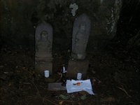 karatsu - little shrine.JPG