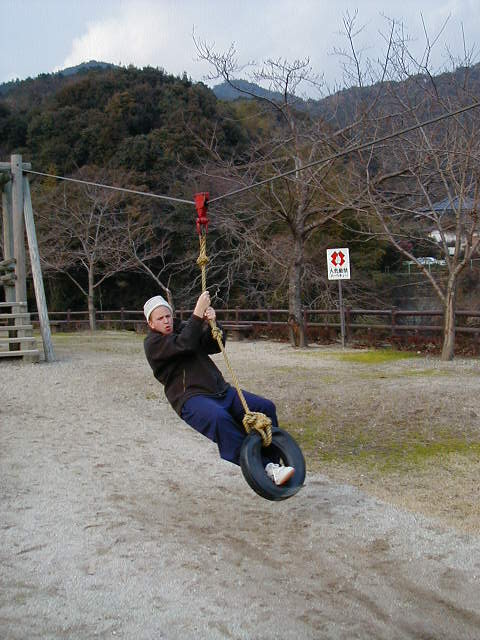 yoshi - paulie on the rope slide.JPG, 1/3/2005, 61 kB