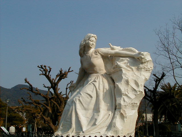 dove lady.JPG, 1/3/2005, 57 kB