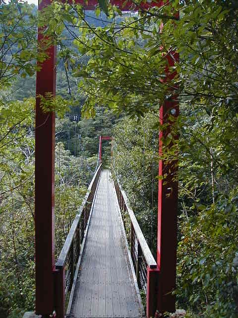 hijibridge.jpg, 97833 bytes, 11/27/2000