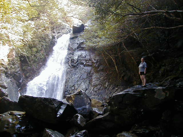 hijifalls2.jpg, 64024 bytes, 11/24/2000