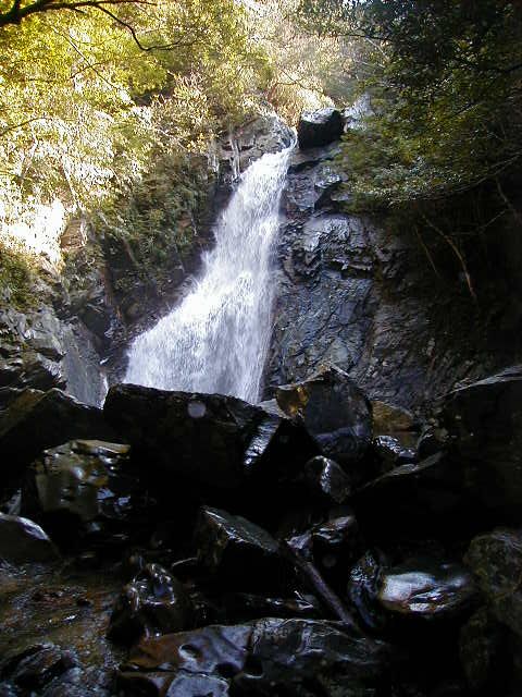 hijifalls3.jpg, 80438 bytes, 11/27/2000