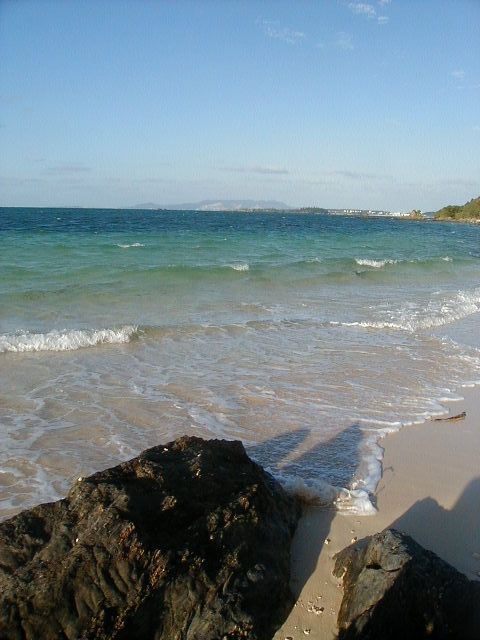 hotelbeach.jpg, 50776 bytes, 11/27/2000