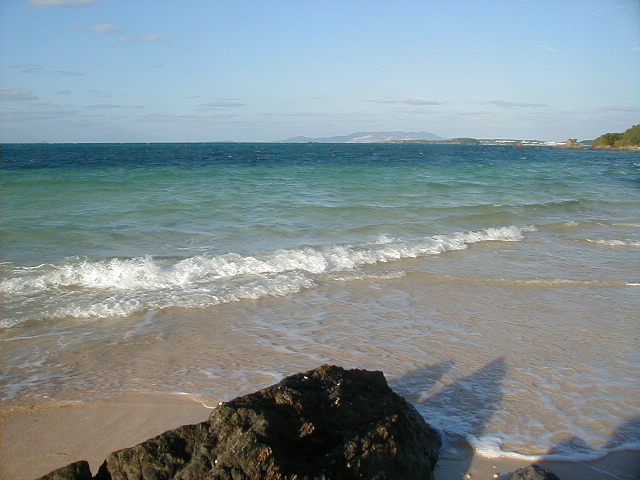 hotelbeach2.jpg, 64198 bytes, 11/23/2000