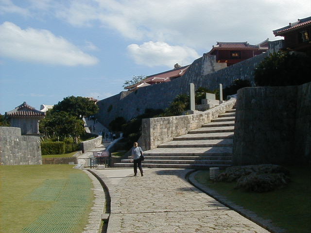 shurikim.jpg, 58463 bytes, 11/23/2000