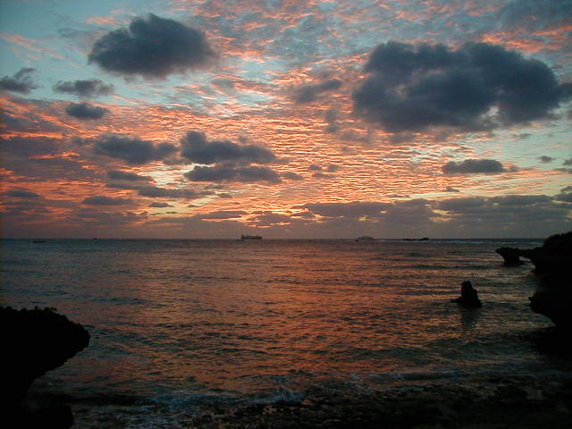 zanpasunset4.jpg, 59930 bytes, 11/23/2000