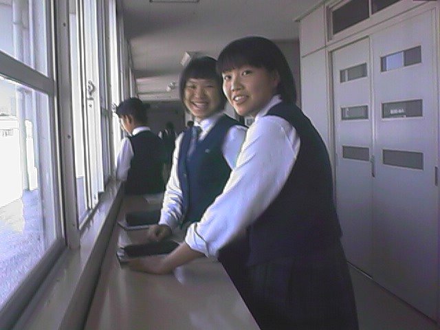 outside the llab at ch.jpg, 52177 bytes, 10/9/1999