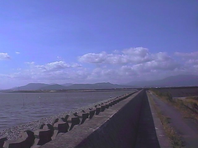 along the ariake 2.jpg, 31917 bytes, 10/3/1999