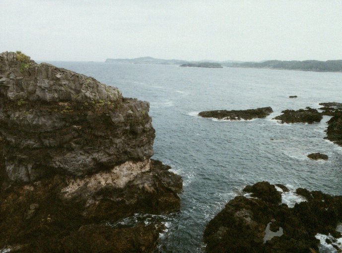 iki island coast.jpg, 78697 bytes, 10/14/1999