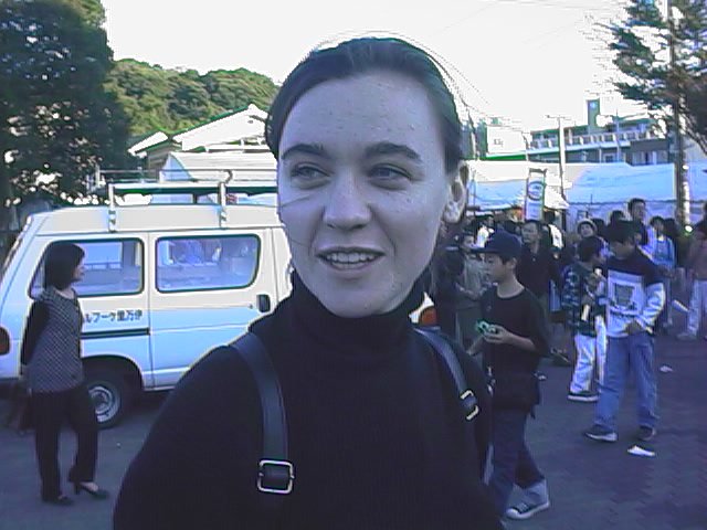 malaika talking.jpg, 61542 bytes, 10/25/1999
