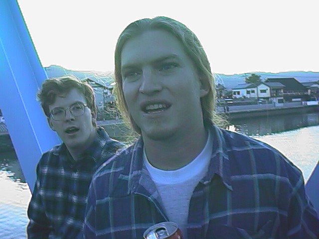 no fear - these guys are professionals.jpg, 52191 bytes, 10/25/1999
