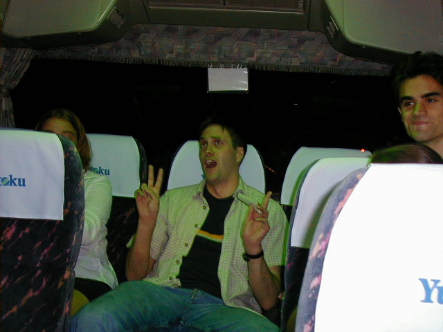 busdylan1.jpg, 56833 bytes, 10/13/2000