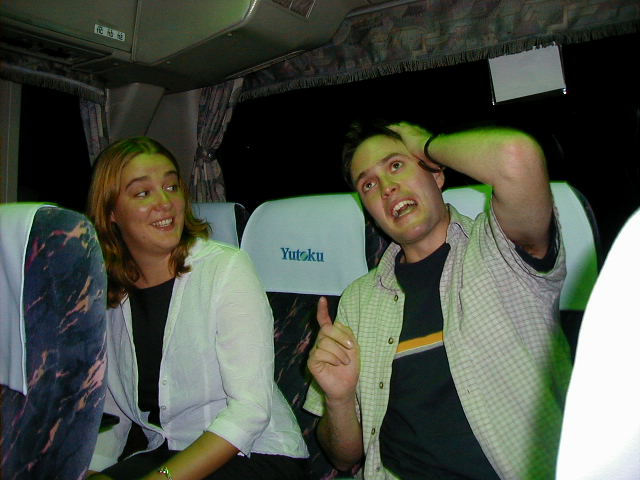 busdylantammy.jpg, 57239 bytes, 10/13/2000