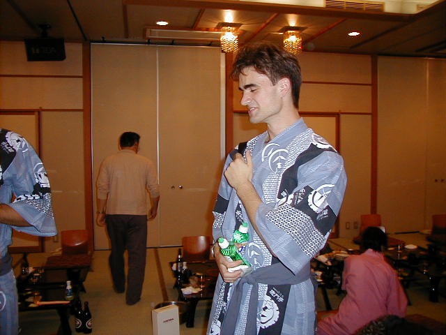 dinnerjames.jpg, 59792 bytes, 10/13/2000