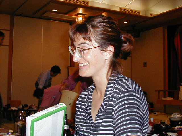 dinnertamsin.jpg, 61219 bytes, 10/13/2000