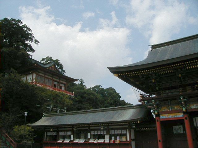 shrine.jpg, 50646 bytes, 9/26/2000