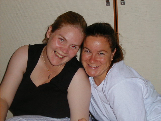 kimandlouise.jpg, 59678 bytes, 1/1/1998