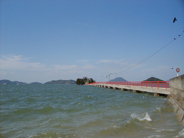 floatingtemple4.jpg, 59434 bytes, 9/17/2000