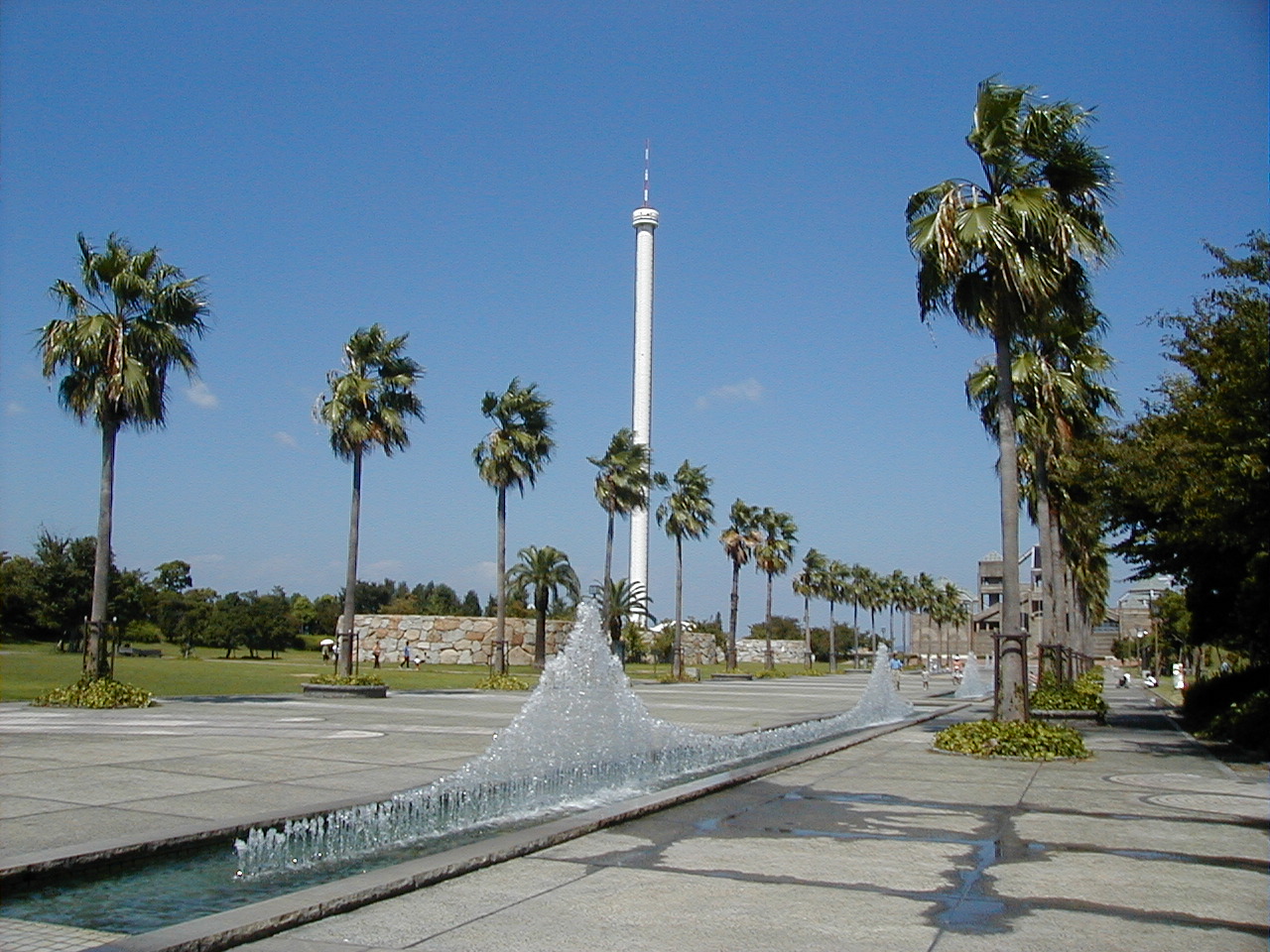 ohashipark3.jpg, 409031 bytes, 9/17/2000