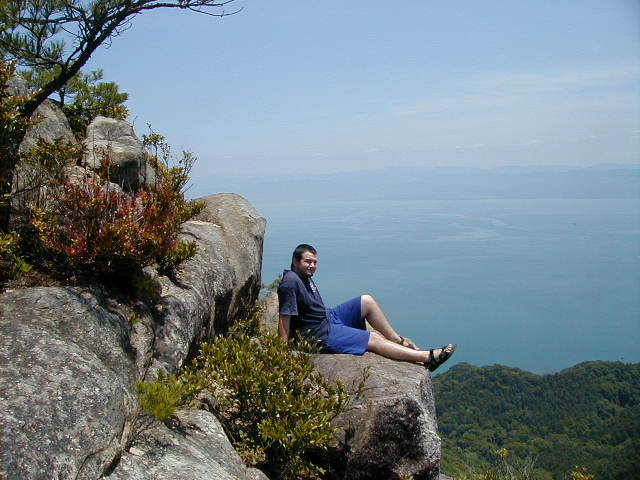 awryugarock.jpg, 60600 bytes, 1998/01/01