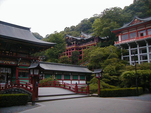 awshrine1.jpg, 62086 bytes, 2001/05/20