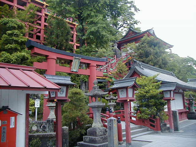 awshrine5.jpg, 64159 bytes, 2001/05/20