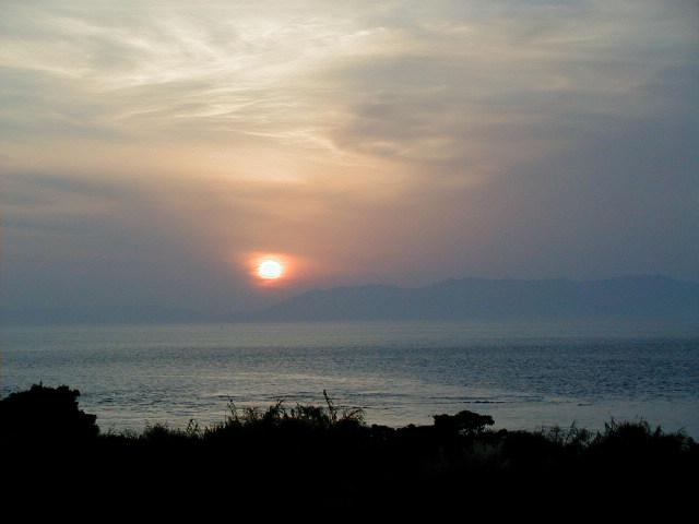 awsunset2.jpg, 52975 bytes, 2001/05/19