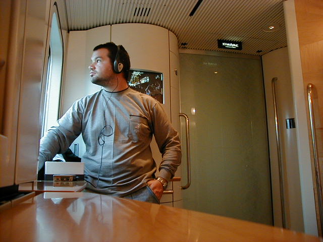 trainridehome.jpg, 56741 bytes, 1/1/1998