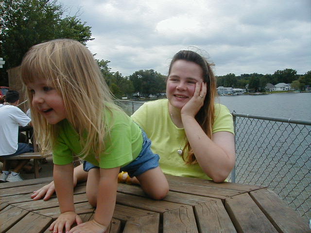 tammyandmegan3.jpg, 61455 bytes, 1/1/1998